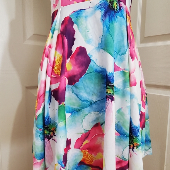 silk dress - Picture 3 of 8